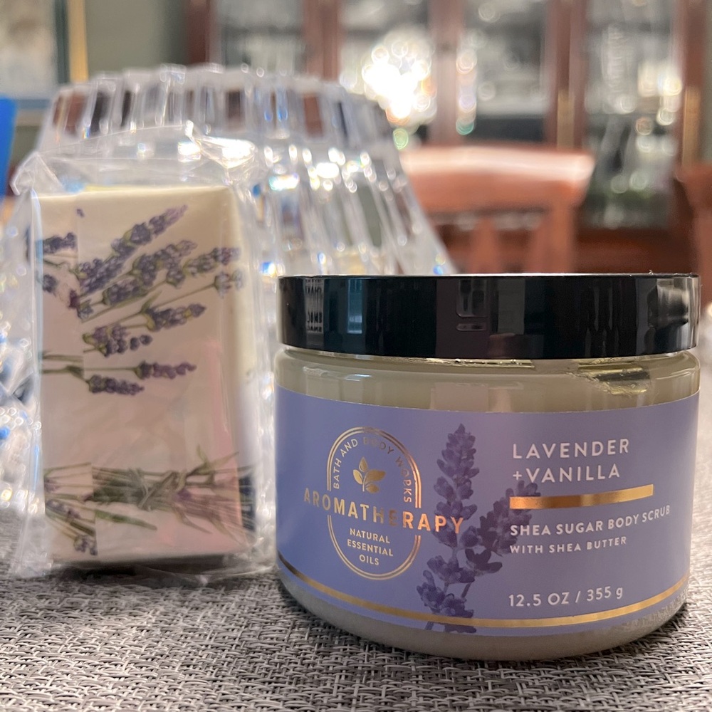 Bath and Body Works Aromatherapy Lavender & Vanilla Shea Sugar Body Scrub NWT